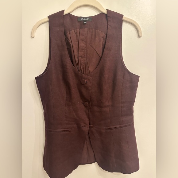 Sleeveless Brown Button-Front Tank Top - Picture 5 of 8